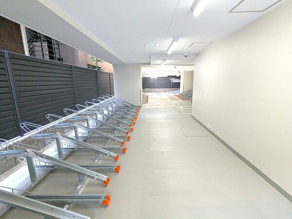 建物設備(屋内自転車置場)