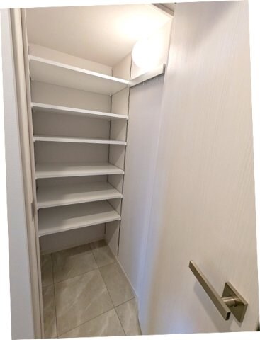 物件内観写真13　(シューズインクローゼット)