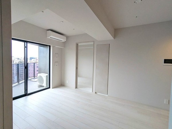 建物設備(リビング、インターネット無料、ペット可、エアコン3台付)