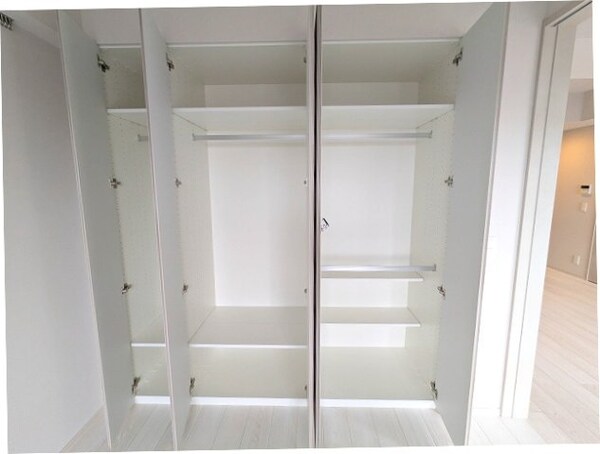 建物設備(5.5帖洋室のクローゼット)