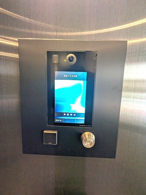 物件外観写真2　(タッチキーのモニター付オートロックセキュリティです)