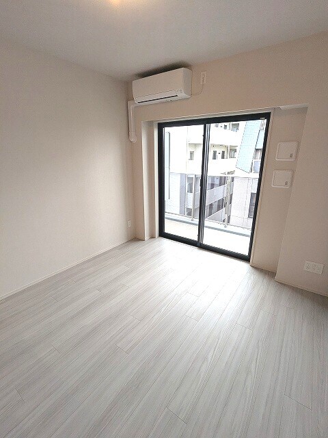 物件内観写真22　(リビング、エアコン付)