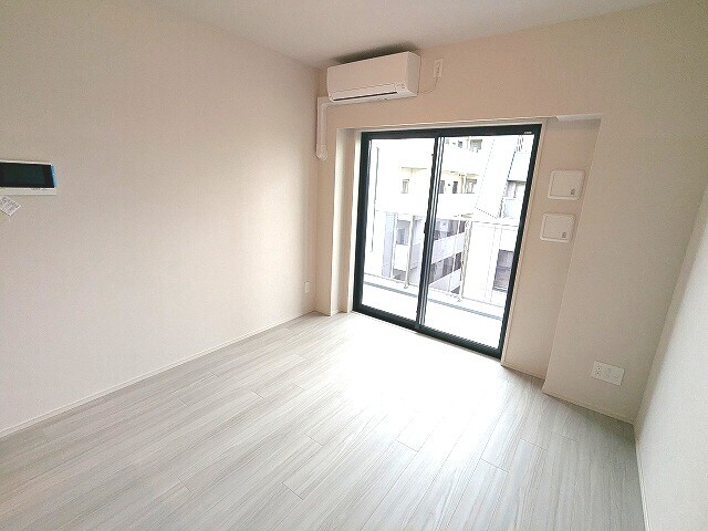 物件内観写真23　(リビング、エアコン付)