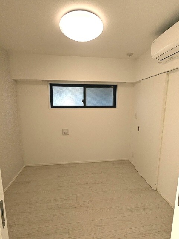 建物設備(4帖洋室、ウォークインクローゼット、エアコン付き、照明付き)