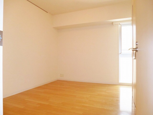 物件内観写真9　(パークアクシス元浅草ステージ６．３帖の洋室です、ペット２匹可)