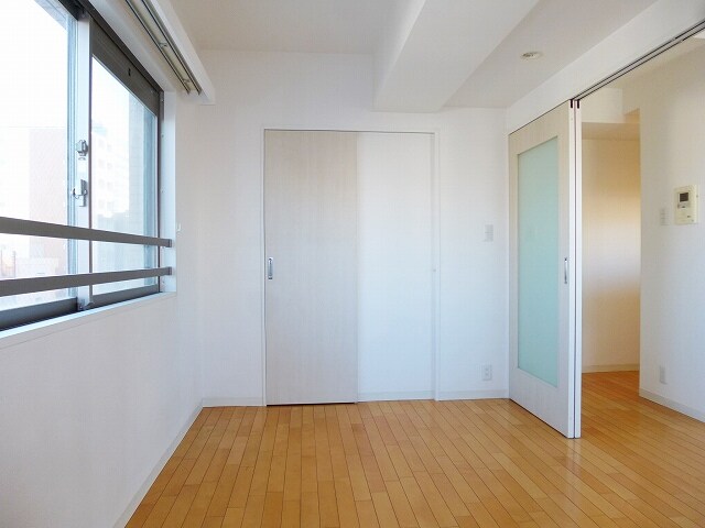 物件内観写真7　(パークアクシス御徒町のベット配置しやすい間取りです)