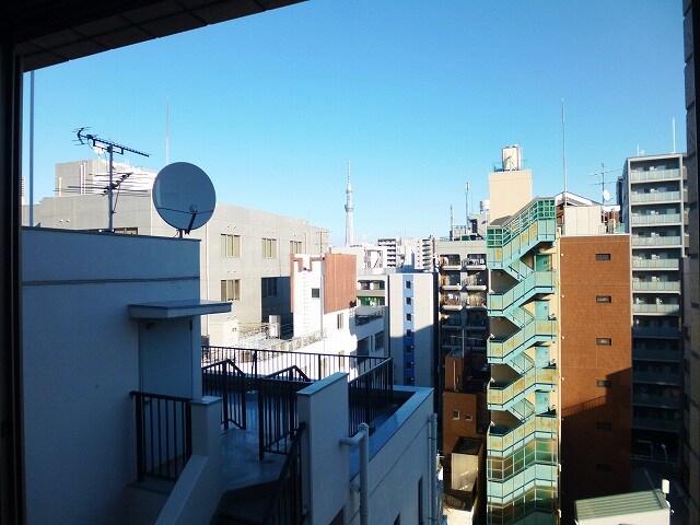 物件内観写真25　(パークアクシス御徒町の上層階は洋室からスカイツリー隅田川花火)