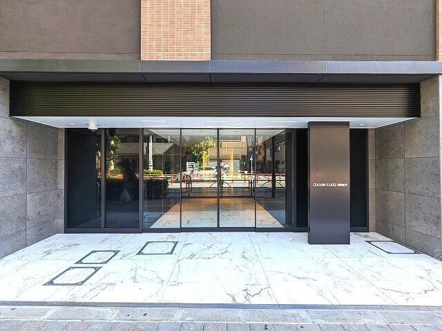 物件外観写真2　(優雅なエントランス)