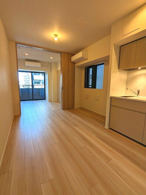 物件内観写真3　(エアコン2台付きです)