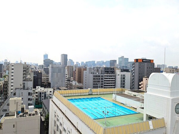 眺望(南向き日当たり眺望良好、中央区・千代田区のビル見えます)