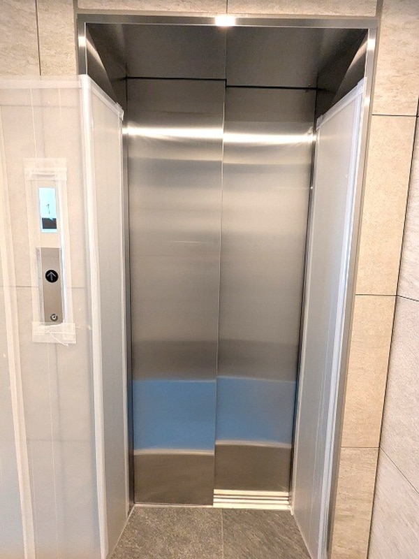 建物設備(防犯モニター付セキュリティエレベーター)