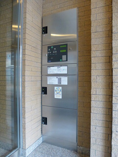 物件外観写真3　(宅配ＢＯＸです)