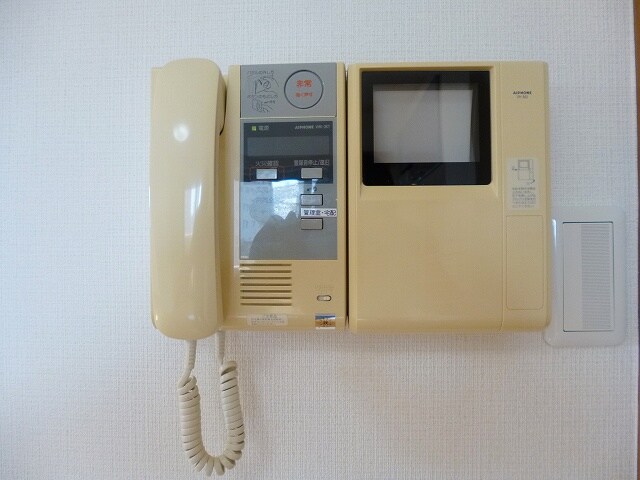物件内観写真12　(モニター付きインターホンセキュリティです)