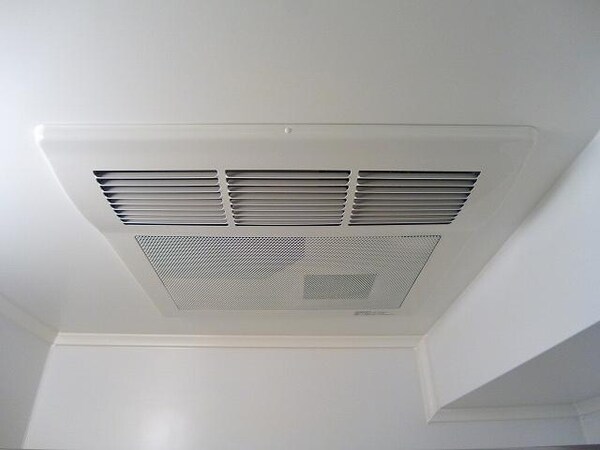 建物設備(浴室換気乾燥機)