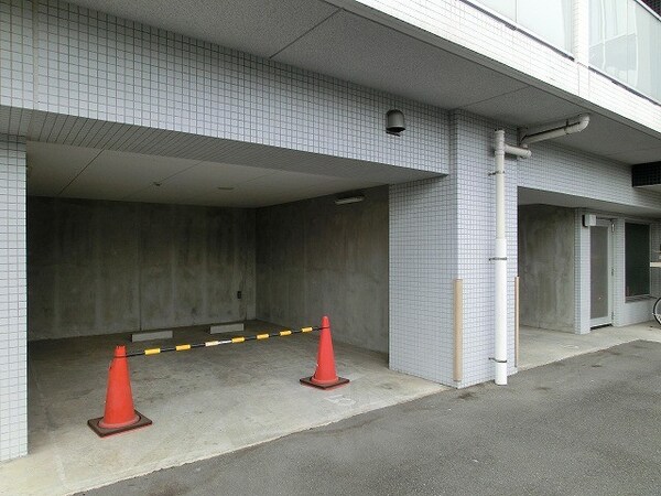 駐車場(駐車場です、屋根なしもあります)