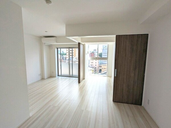 建物設備(9F、南西向き日当たり眺望良好なリビングと3.8帖洋室です)