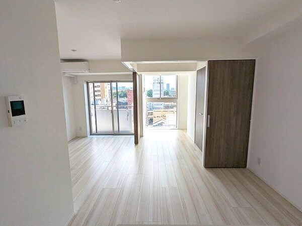 建物設備(9F、南西向き日当たり眺望良好なリビングと3.8帖洋室です)