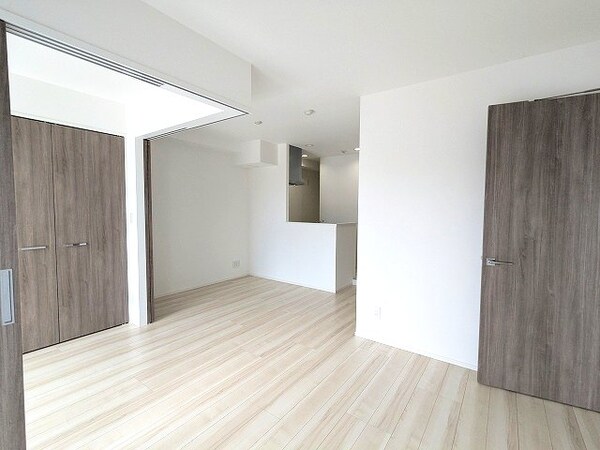 建物設備(9F、南西向き日当たり眺望良好なリビングと3.8帖洋室です)