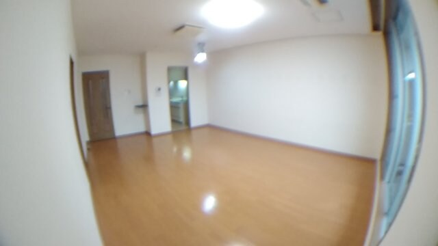 物件内観写真9　(リビング・リノベーション前参照)