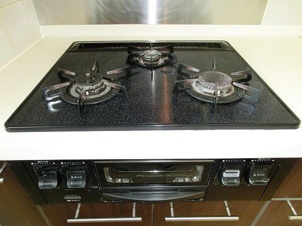 建物設備(エコロジー浅草橋レジデンスの３口ガス、ガラストップコンロです)