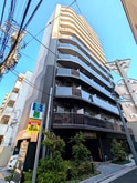 MAKES UENO