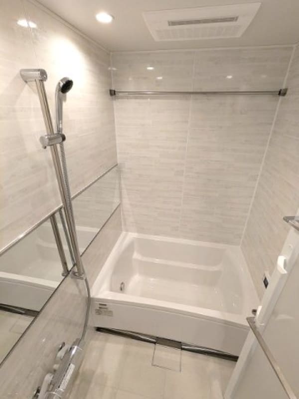 浴室(追焚オートバス、浴室換気乾燥機)