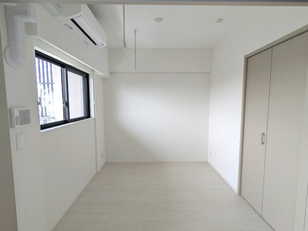 建物設備(4.8帖洋室、取り外し可能な室内物干し設備あり、クローゼット)