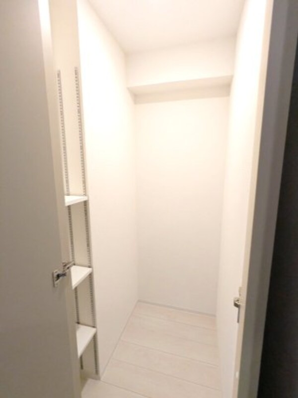 建物設備(玄関にはシューズBOX・納戸・収納があります)