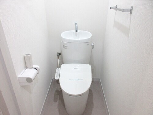 物件内観写真8　(トイレ)