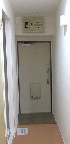 物件内観写真12　(玄関)