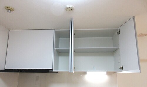 物件内観写真23　(キッチン　上部収納)
