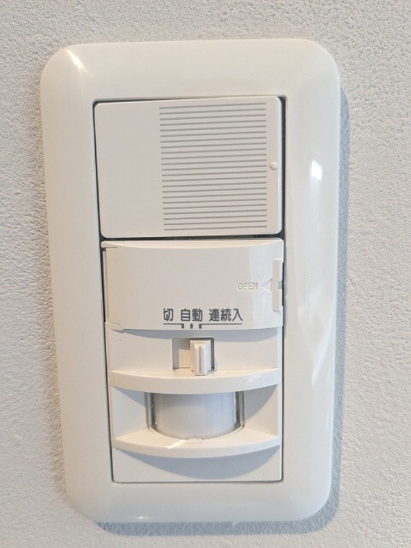 建物設備(プロスペクトＫＡＬＯＮ三ノ輪の玄関に人感センサーライト付です)
