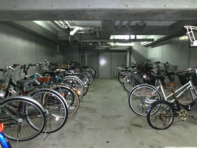 物件内観写真14　(ラクラス新御徒町の駐輪場です)