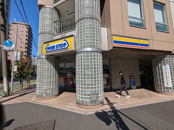 周辺環境(ミニストップ日本橋馬喰町二丁目店 133m)