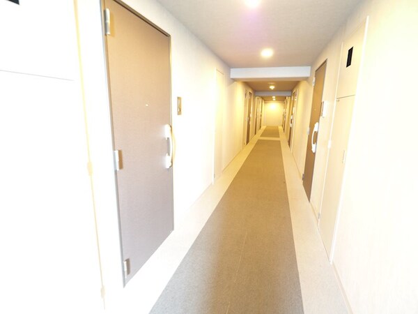 建物設備(レジディア新御徒町Ⅱのホテルライクな内廊下です)