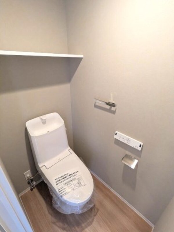 トイレ(温水洗浄便座です)