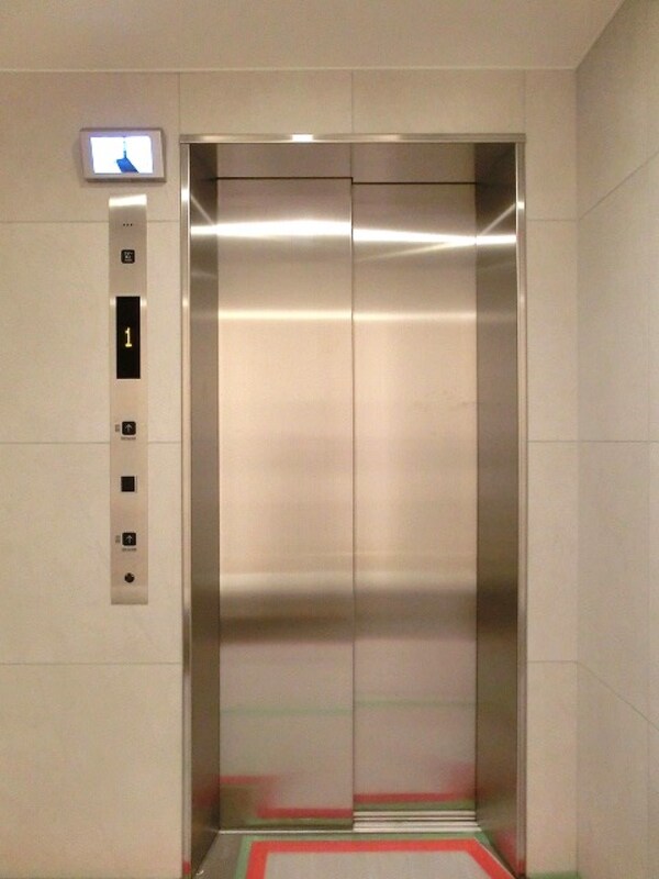 建物設備(パークアクシス東上野のモニター付セキュリティエレベーターです)