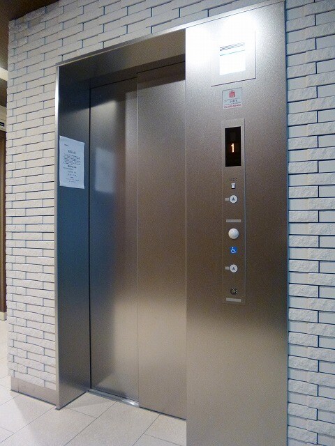 物件内観写真12　(鍵がないと作動しないモニター付セキュリティエレベーター)