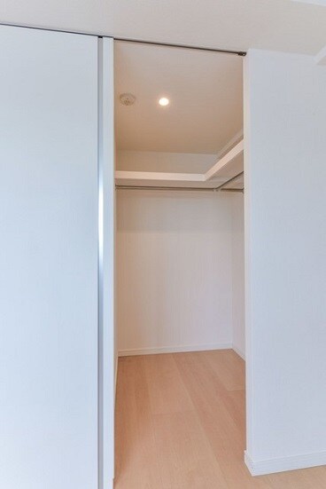 物件内観写真11　(ウォークインクローゼット・同反転タイプ)