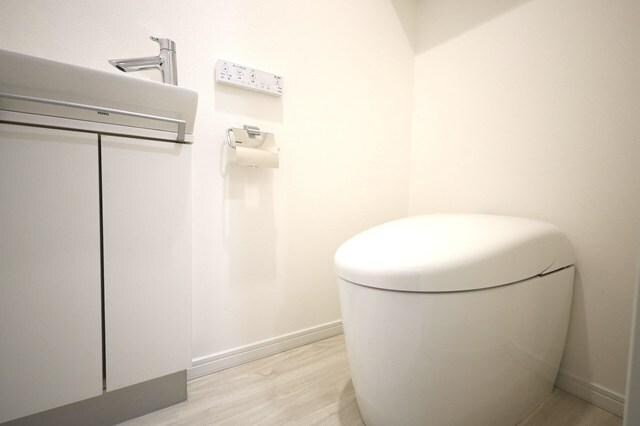 物件内観写真17　(トイレ・同反転タイプ)