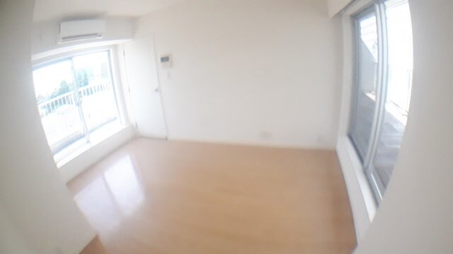 物件内観写真26　(洋室・同反転タイプ参照)