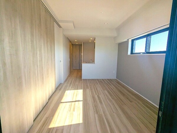 建物設備(インターネット無料、角部屋2面採光、リビングと各洋室にエアコ)