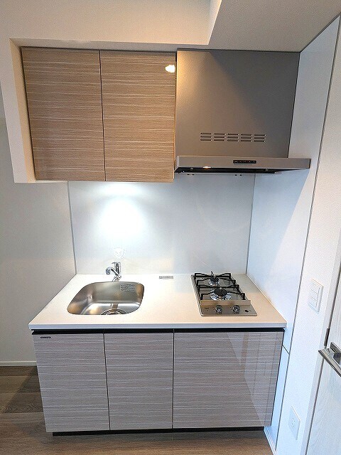 物件内観写真4　(ガス２口システムキッチンです)