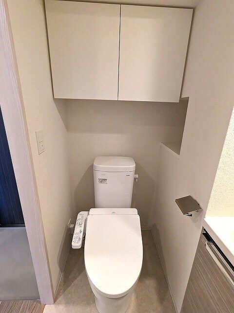 物件内観写真7　(温水洗浄便座です)