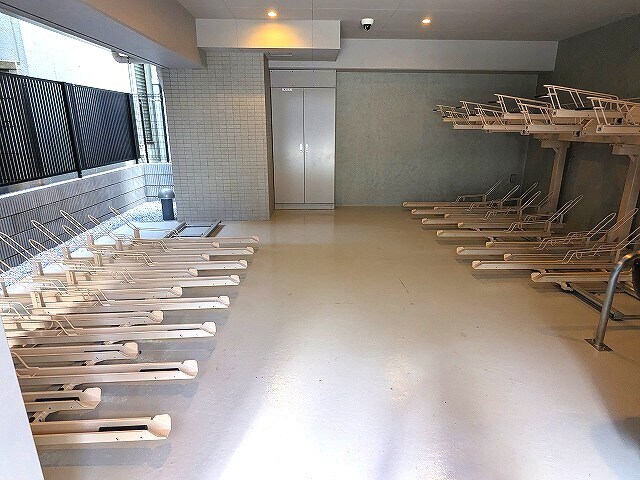 物件内観写真18　(屋内自転車置場です)