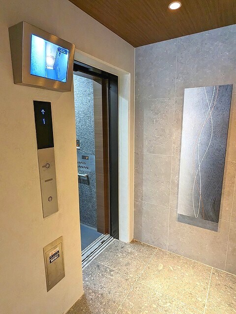物件内観写真20　(防犯カメラ付セキュリティエレベーターです)