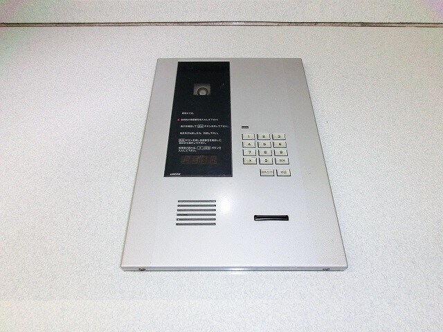 物件外観写真2　(レジディア上野池之端のモニター付オートロックセキュリティです)