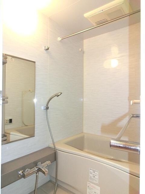 物件内観写真6　(レジディア上野池之端のバスルームです、追焚、浴室換気乾燥機付)