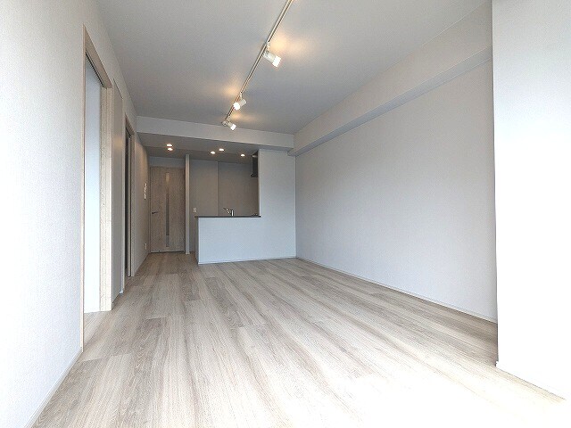 物件内観写真6　(南向き
エアコン３台付です
インターネット無料
ペット可
カ)