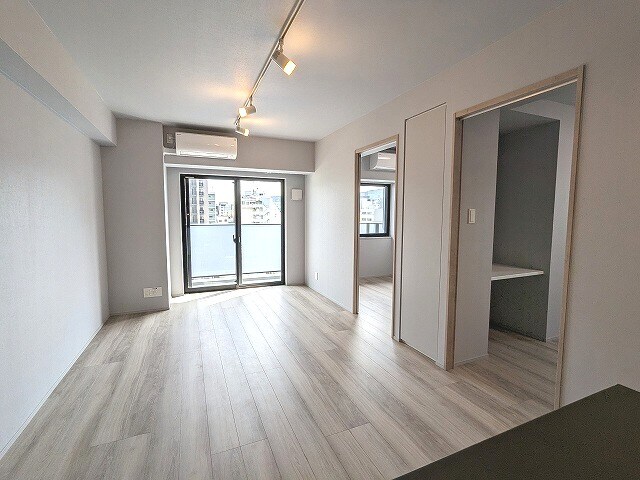 物件内観写真20　(南向き
エアコン３台付です
インターネット無料
ペット可)